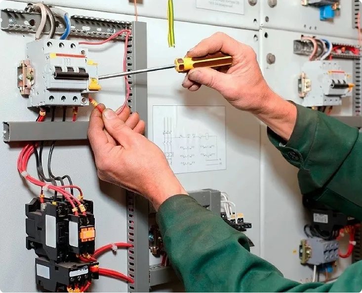 Instalaciones y mantenimiento del sistema eléctrico